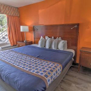 Standard Zimmer mit Kingsize-Bett